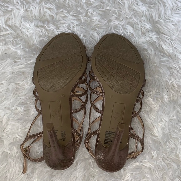 Fioni Heels - Picture 4 of 4